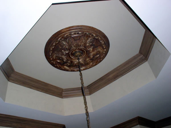 Faux on medallion in a foyer